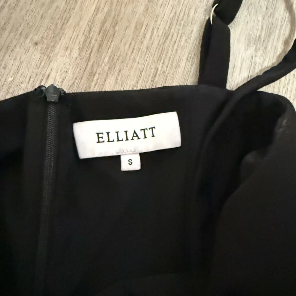 elliatt hester black A-line satin flare mini dress size small NEW - Picture 8 of 10
